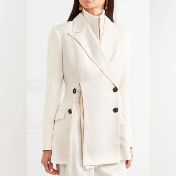 RŪH Button Detailed Cady Blazer - Picture 2 of 8